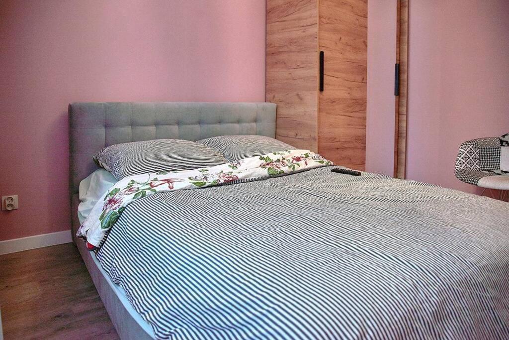 Uroczy Apartament Z Garazem 크라쿠프 외부 사진